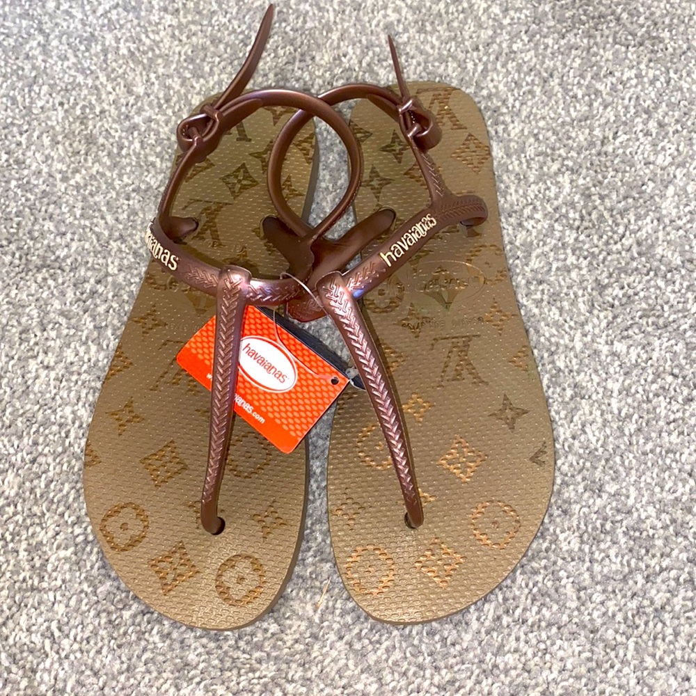 NWT Havaianas sandals